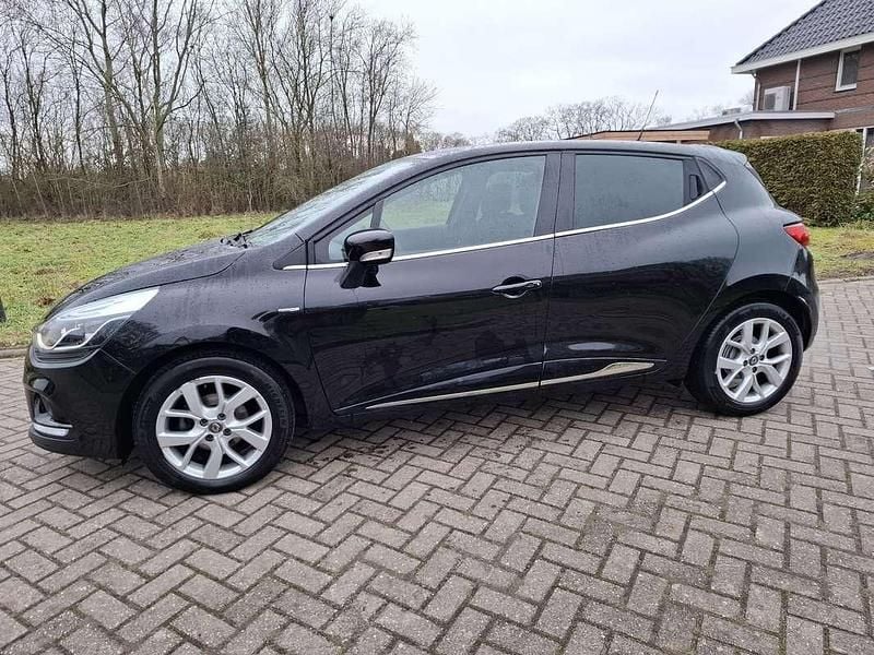 Occasion Renault Clio IV LIMITED 90 PK (66 kW) 2019 Zwart Hatchback