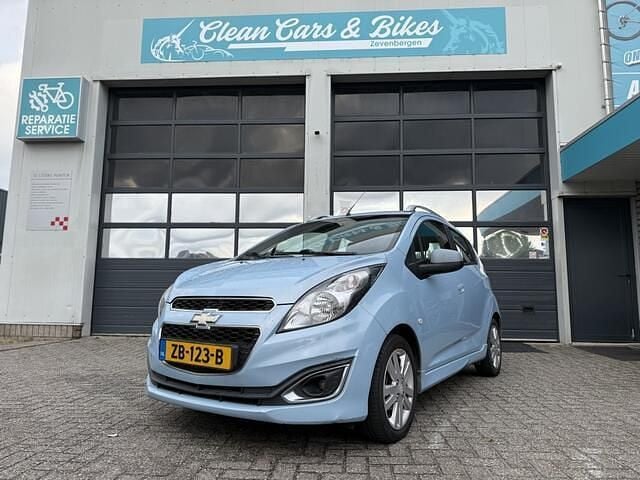 Blauw Gebruikt 2013 Chevrolet Spark LTZ Hatchback | € 3.850 (Iets duurder) - Afbeelding 1/4