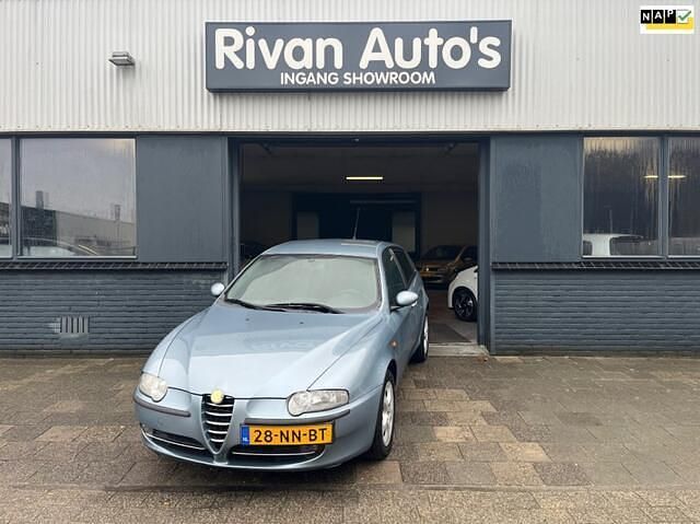 Blauw Gebruikt 2003 Alfa Romeo 147 Impression Hatchback | € 1.250 (Eerlijke prijs) - Afbeelding 1/4