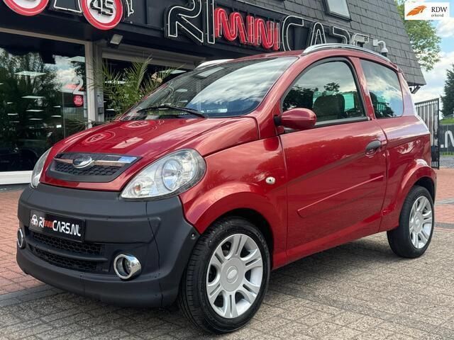 Rood Gebruikt 2009 Microcar M.Go Hatchback | € 6.750 (Iets duurder) - Afbeelding 1/4