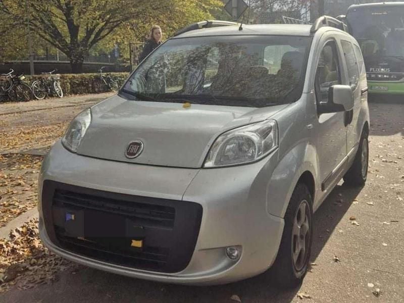Grijs Occasion 2009 Fiat Qubo Dynamic MPV | € 3.700 (Eerlijke prijs) - Afbeelding 1/4