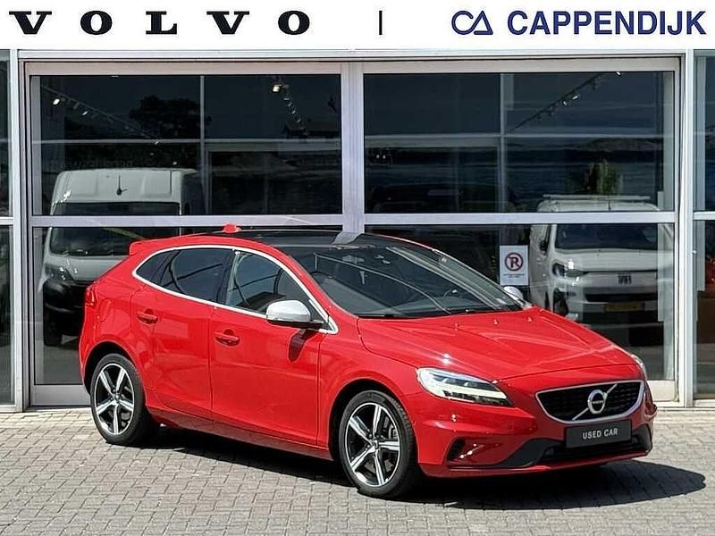 Rood Gebruikt 2019 Volvo V40 Stationwagen | € 20.950 (Eerlijke prijs) - Afbeelding 1/4