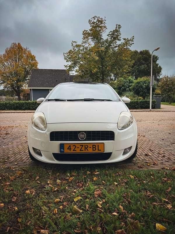 Grijs Gebruikt 2008 Fiat Punto Dynamic Hatchback | € 1.500 (Goede deal) - Afbeelding 1/4
