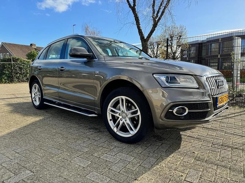 Grijs Occasion 2014 Audi Q5 Proline SUV | € 14.950 (Eerlijke prijs) - Afbeelding 1/4