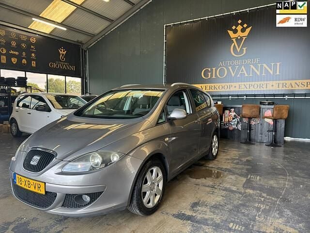 Grijs Gebruikt 2007 Seat Altea XL Stylance MPV | € 1.950 (Eerlijke prijs) - Afbeelding 1/4