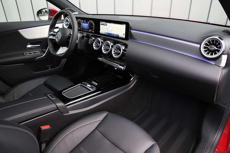 Occasion Mercedes A250 AMG 218 PK (160 kW) 2024 Rood (metallic) Hatchback