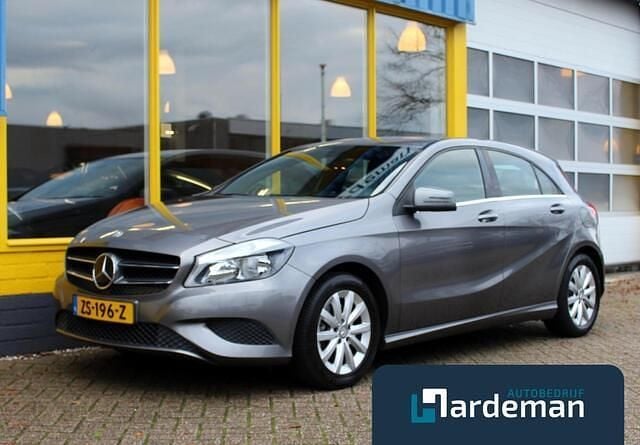 Grijs Gebruikt 2014 Mercedes A180 Prestige Hatchback | € 10.900 (Goede deal) - Afbeelding 1/4
