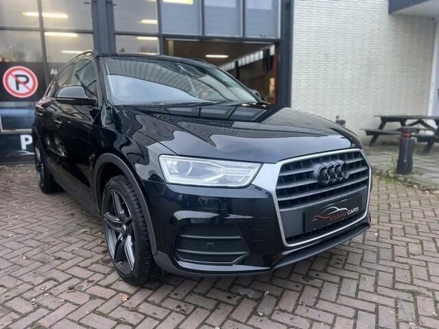 Zwart Gebruikt 2018 Audi Q3 Design SUV | € 20.775 (Eerlijke prijs) - Afbeelding 1/4