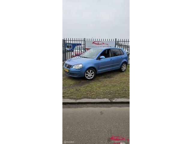 Blauw Gebruikt 2005 VW Polo Sportline Hatchback | € 1.950 (Eerlijke prijs) - Afbeelding 1/4