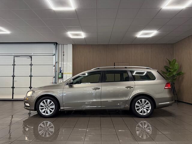 Occasion VW Passat Comfortline 123 PK (90 kW) 2013 Bruin, metallic lak Stationwagen