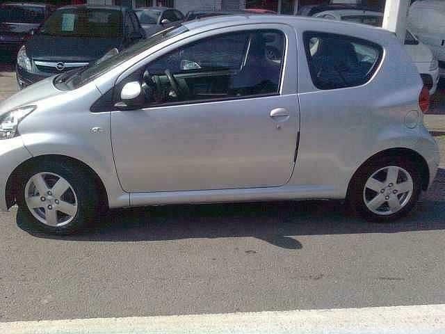 Occasion Toyota Aygo 54 PK (39 kW) 2007 Zilver Hatchback