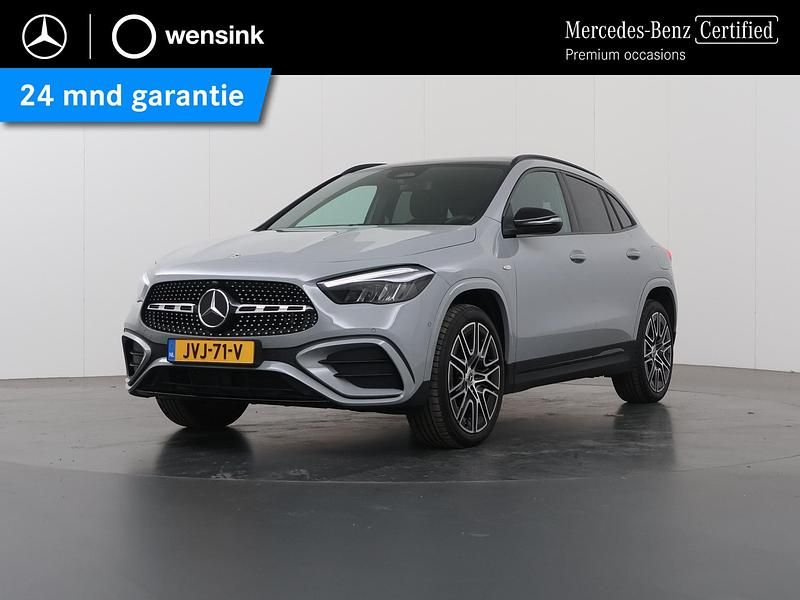 Grijs Occasion 2025 Mercedes GLA250 AMG line SUV | € 54.850 (Duur) - Afbeelding 1/4