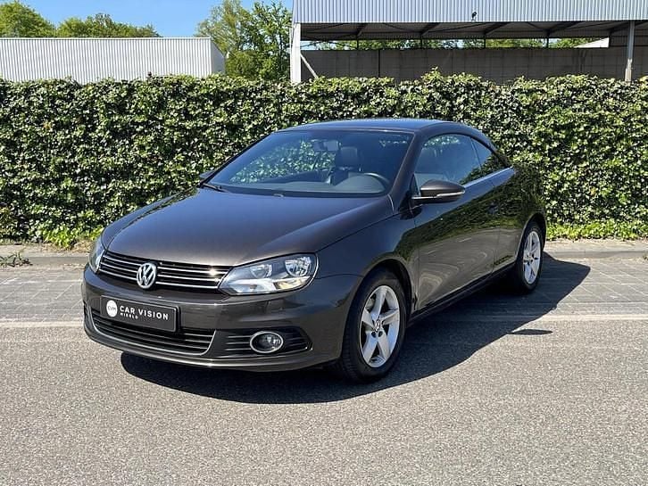 Bruin Gebruikt 2011 VW Eos Highline Cabriolet | € 7.999 (Eerlijke prijs) - Afbeelding 1/4