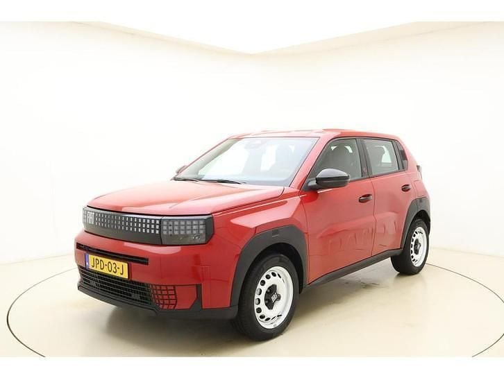 Rood Nieuw 2025 Fiat Grande Panda Red Hatchback | € 25.645 (Goede deal) - Afbeelding 1/4