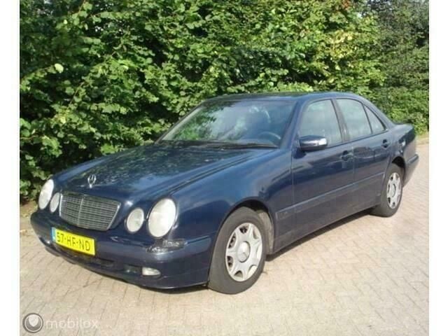 Occasion Mercedes E200 Avantgarde 116 PK (85 kW) 2001 Blauw Sedan
