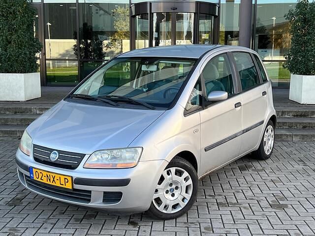 Occasion Fiat Idea Dynamic 95 PK (69 kW) 2004 Grijs MPV