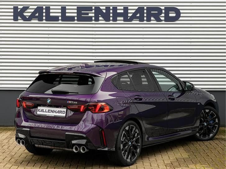 Occasion BMW M135 Shadowline 301 PK (221 kW) 2025 Paars Hatchback