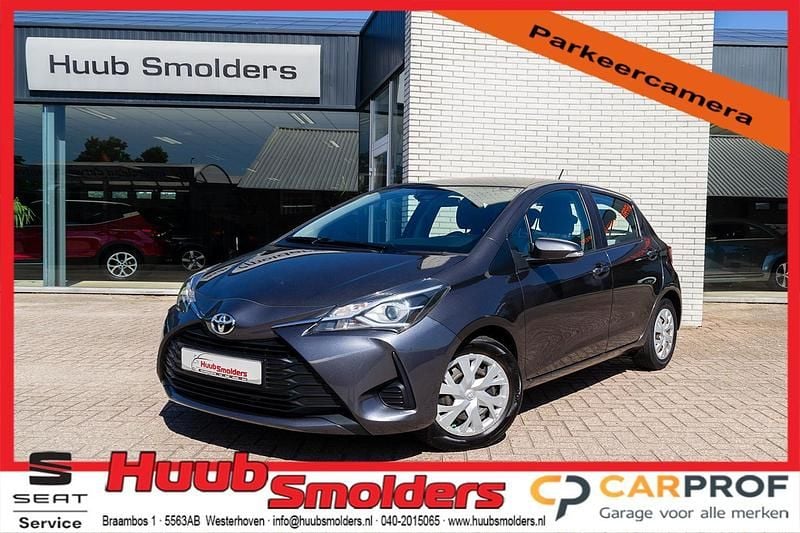 Grijs Occasion 2018 Toyota Yaris Hatchback | € 14.495 (Eerlijke prijs) - Afbeelding 1/4