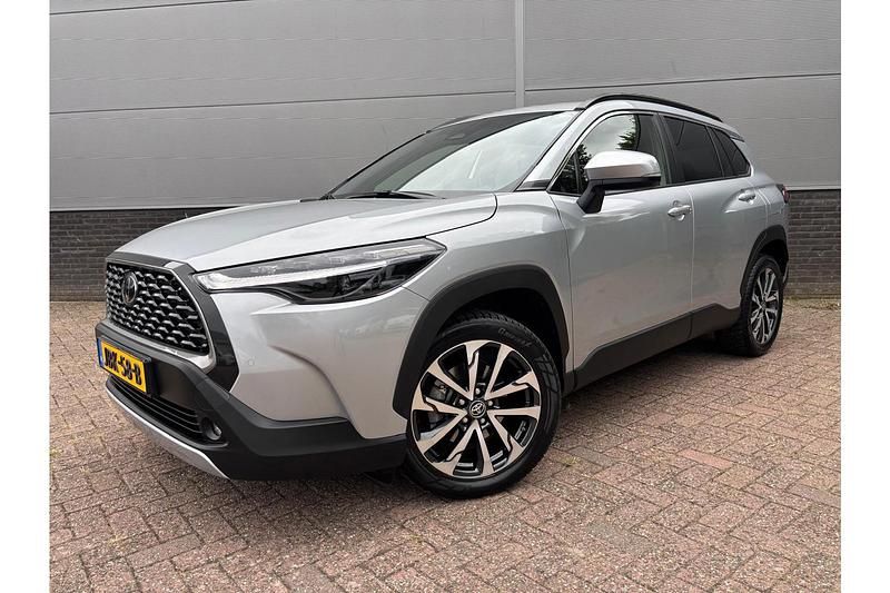 Grijs Occasion 2025 Toyota Corolla Cross Limited SUV | € 37.480 (Eerlijke prijs) - Afbeelding 1/1