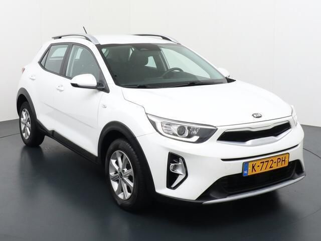 Wit Gebruikt 2021 Kia Stonic SUV | € 14.900 (Eerlijke prijs) - Afbeelding 1/4