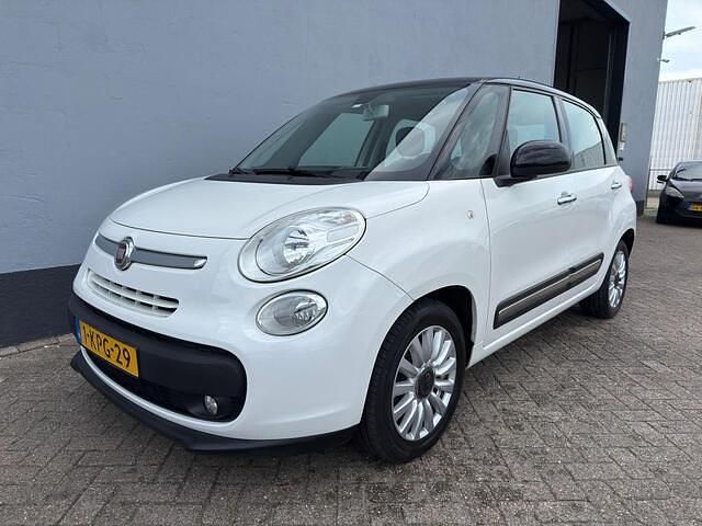 Wit Gebruikt 2013 Fiat 500L Lounge MPV | € 6.950 (Eerlijke prijs) - Afbeelding 1/4