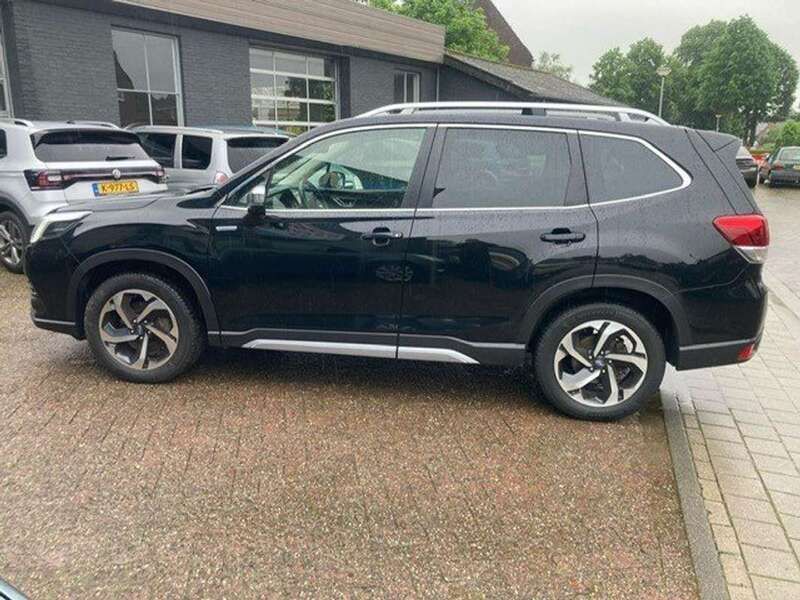 Zwart Gebruikt 2022 Subaru Forester Platinum SUV | € 43.900 (Iets duurder) - Afbeelding 1/4