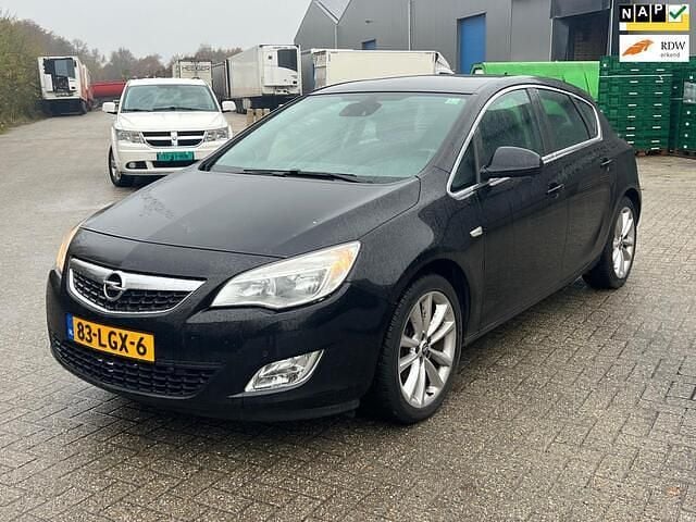 Zwart Gebruikt 2010 Opel Astra Cosmo Hatchback | € 1.450 (Super prijs) - Afbeelding 1/4