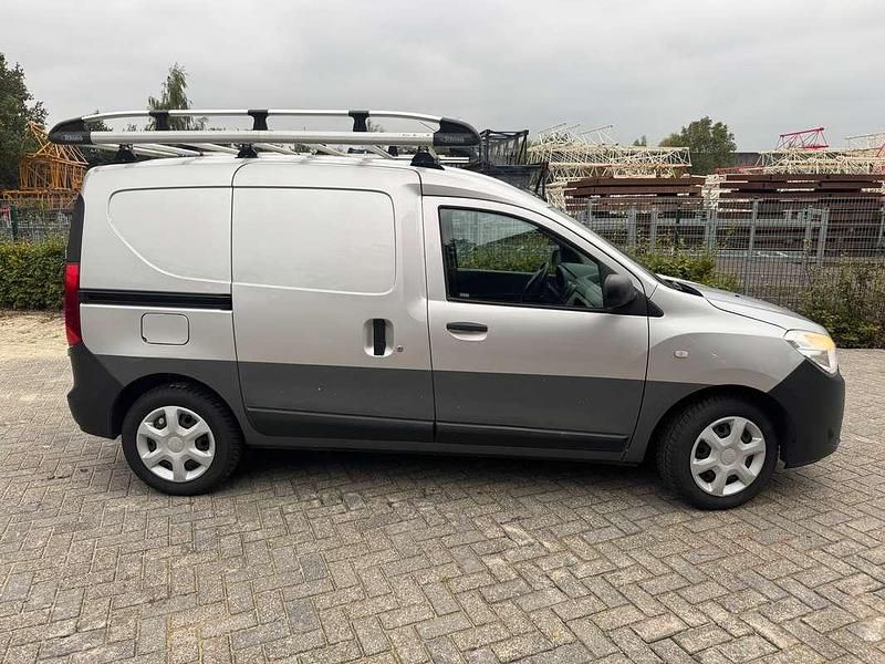 Zilver Gebruikt 2016 Dacia Dokker Ambiance Van | € 5.950 (Eerlijke prijs) - Afbeelding 1/4