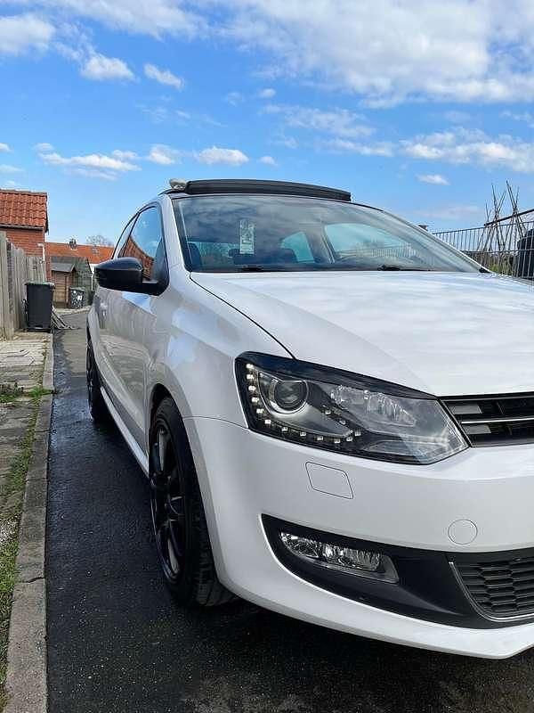 Wit Gebruikt 2011 VW Polo Highline Hatchback | € 6.850 (Duur) - Afbeelding 1/4