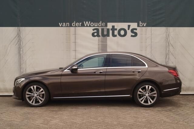 Bruin Gebruikt 2015 Mercedes C250 Prestige Sedan | € 16.900 (Goede deal) - Afbeelding 1/4