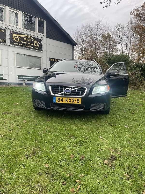 Gebruikt 2010 Volvo V70 R-Design Stationwagen | € 4.950 (Super prijs) - Afbeelding 1/4