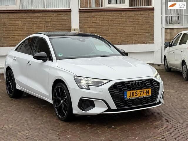 Wit Occasion 2024 Audi A3 Advanced Sedan | € 32.950 (Eerlijke prijs) - Afbeelding 1/4