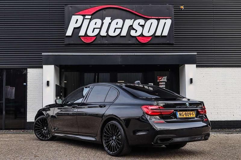 Occasion BMW 740 Executive 328 PK (241 kW) 2017 Zwart Sedan