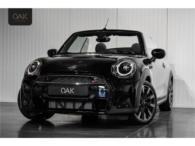 Zwart (metallic) Gebruikt 2023 Mini Cooper S Cabriolet Cabriolet | € 36.900 (Eerlijke prijs) - Afbeelding 1/3