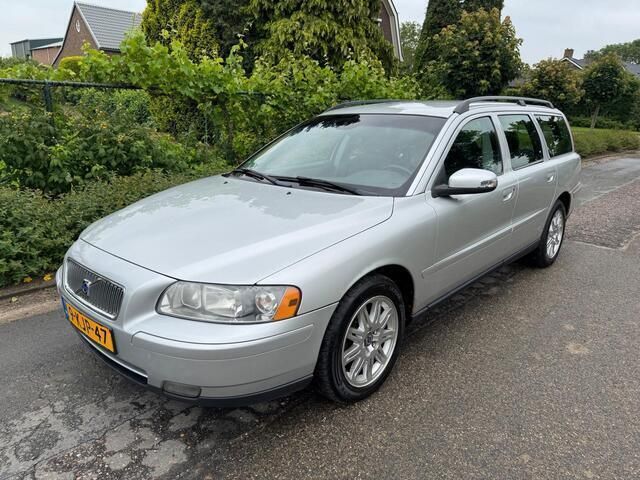 Grijs Gebruikt 2007 Volvo V70 Standard Stationwagen | € 2.999 (Super prijs) - Afbeelding 1/4