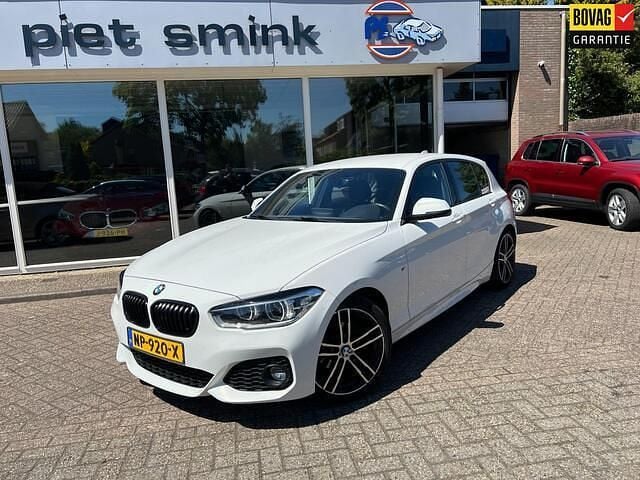 Wit Gebruikt 2017 BMW 118 Executive Hatchback | € 12.900 (Eerlijke prijs) - Afbeelding 1/4