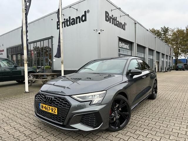 Grijs Gebruikt 2021 Audi A3 S-Line Sedan | € 34.950 (Iets duurder) - Afbeelding 1/4