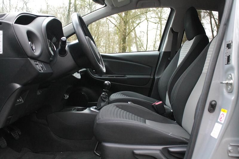 Occasion Toyota Yaris Style 2022 Grijs Hatchback