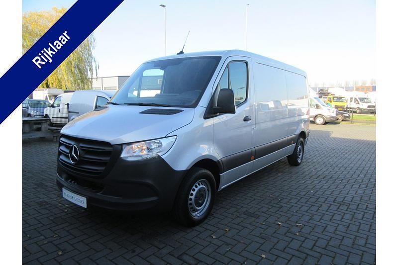Zilver Gebruikt 2019 Mercedes Sprinter Van | € 22.950 (Eerlijke prijs) - Afbeelding 1/4
