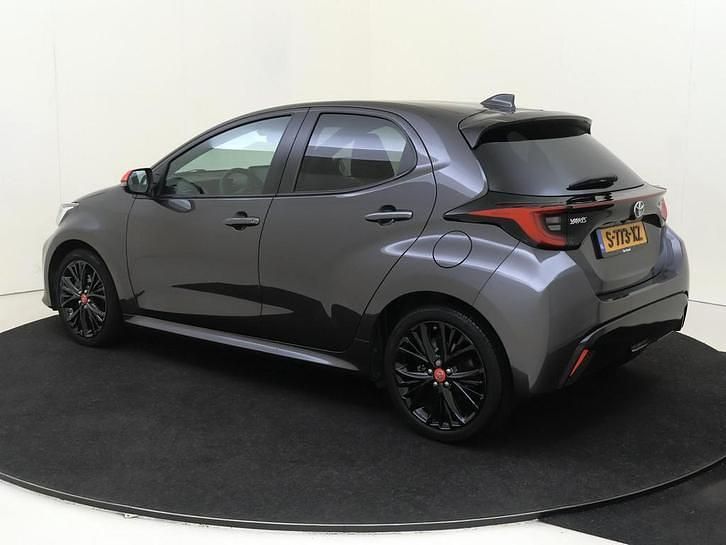 Occasion Toyota Yaris Executive 116 PK (85 kW) 2022 Grijs Hatchback