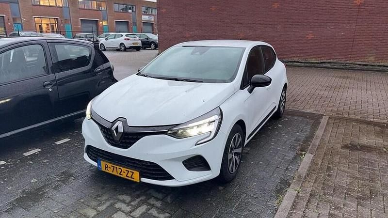 Wit Gebruikt 2023 Renault Clio V Equilibre Hatchback | € 14.445 (Goede deal) - Afbeelding 1/3