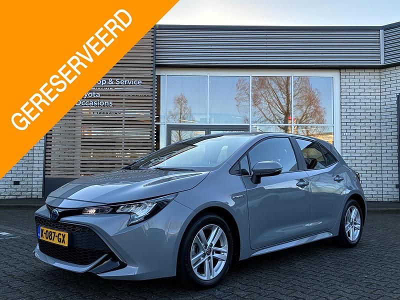 Grijs Occasion 2020 Toyota Corolla Business Edition Hatchback | € 15.700 (Eerlijke prijs) - Afbeelding 1/4