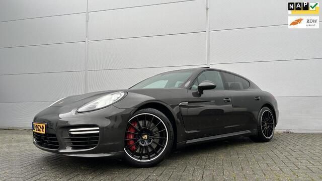 Grijs Gebruikt 2013 Porsche Panamera Turbo Sedan | € 43.950 - Afbeelding 1/4