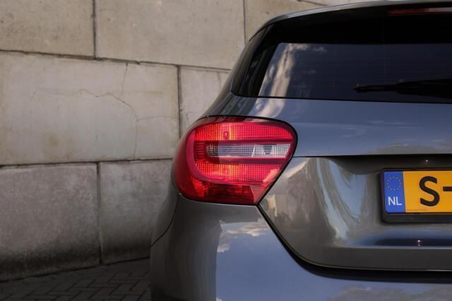 Occasion Mercedes A180 Urban 122 PK (89 kW) 2013 Grijs Hatchback