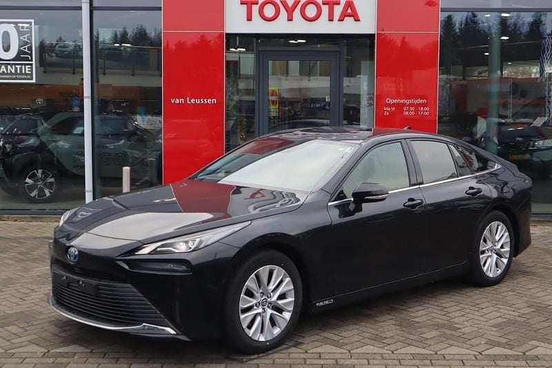Zwart Gebruikt 2021 Toyota Mirai Sedan | € 16.400 - Afbeelding 1/4