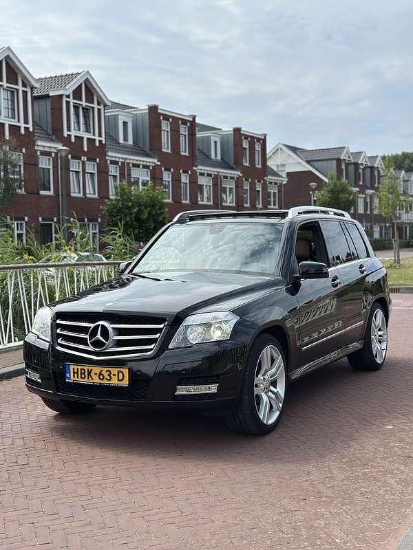 Zwart Gebruikt 2010 Mercedes GLK350 SUV | € 14.999 (Duur) - Afbeelding 1/4