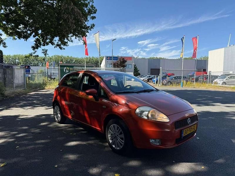 Occasion Fiat Grande Punto 78 PK (57 kW) 2006 Oranje Hatchback