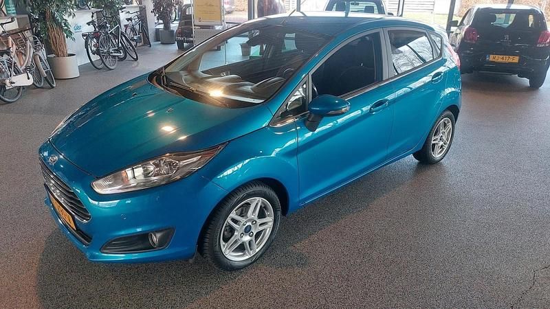 Occasion Ford Fiesta 101 PK (74 kW) 2013 Blauw Hatchback
