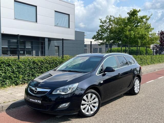 Zwart Gebruikt 2012 Opel Astra Edition Stationwagen | € 6.995 (Eerlijke prijs) - Afbeelding 1/4