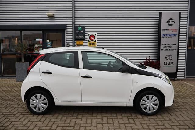 Occasion Toyota Aygo 72 PK (52 kW) 2019 Wit Hatchback